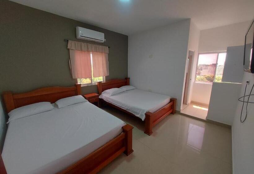 غرفة قياسية رباعية, London Con Parqueadero