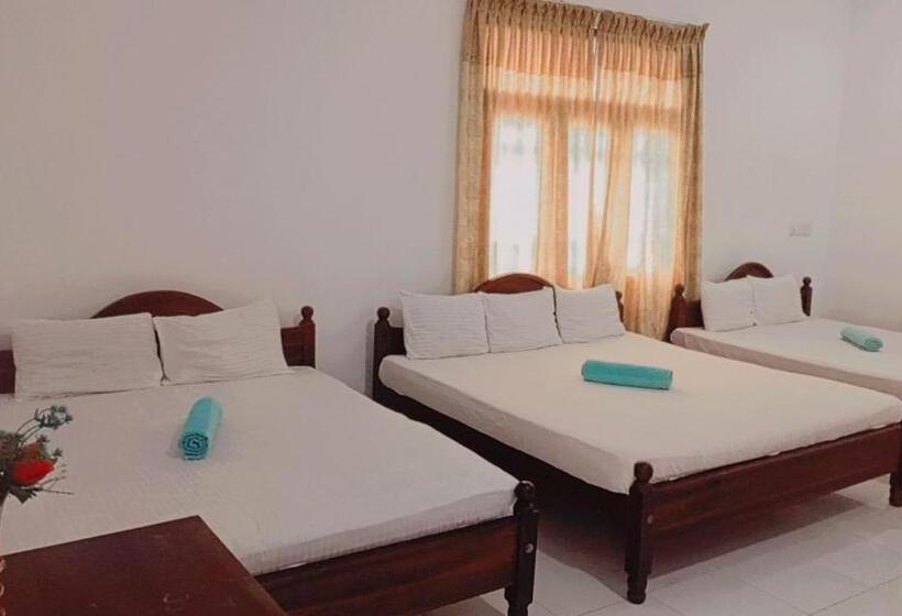 Трехместный Номер Базовый, Yameena Holiday Inn Kanneliya