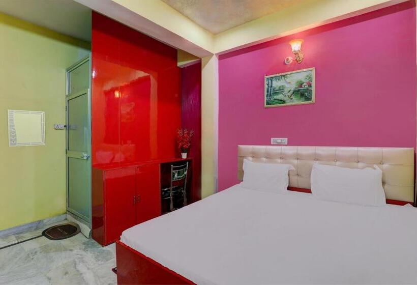 トリプルクラシックルーム, Oyo Prayag Hotel & Restaurent