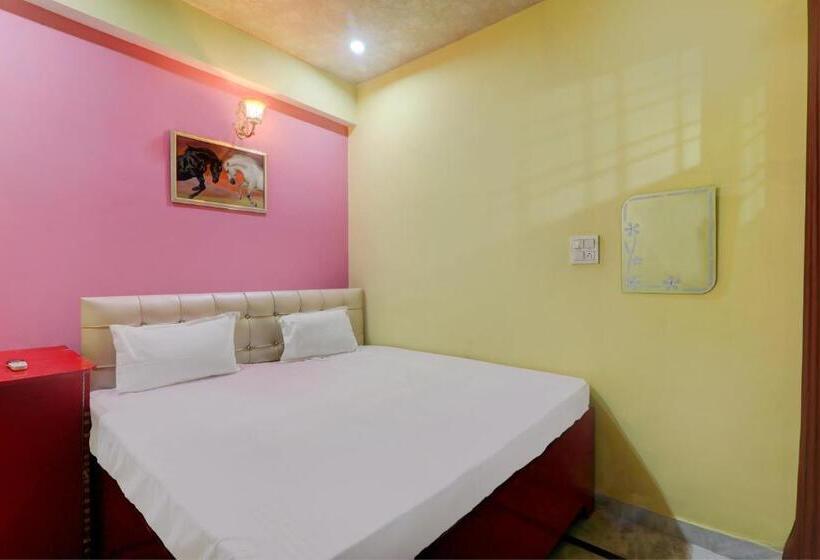 トリプルクラシックルーム, Oyo Prayag Hotel & Restaurent