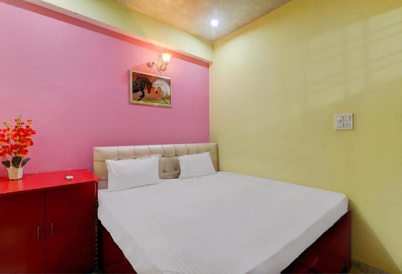 トリプルクラシックルーム, Oyo Prayag Hotel & Restaurent