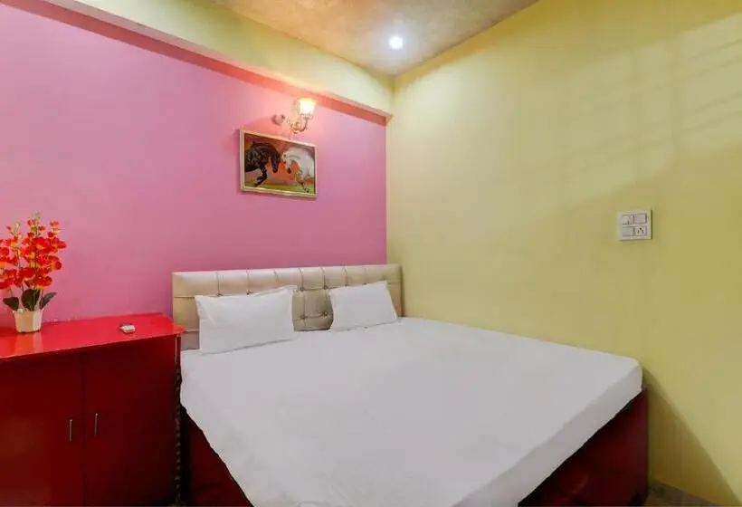 Classic Kolmen Hengen Huone, Oyo Prayag Hotel & Restaurent