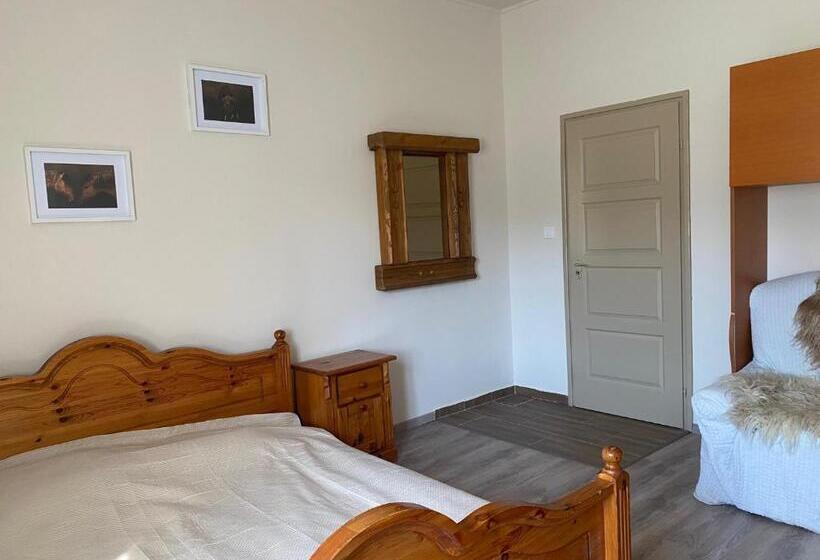 ガーデンビュースーペリアールーム, Tündér Pension