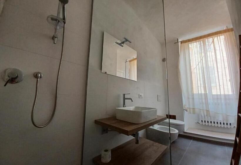 غرفة عائلية, Il Libraio Guest House