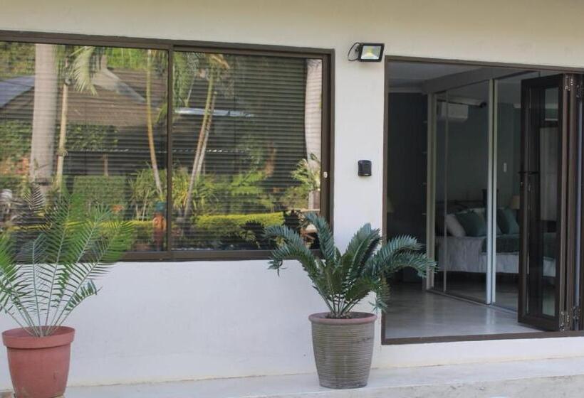 חדר סטנדרט נוף לבריכה, Leadwood Lodge