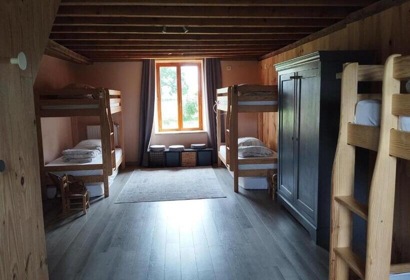 ファミリールーム, Les Prés Grand Lodge