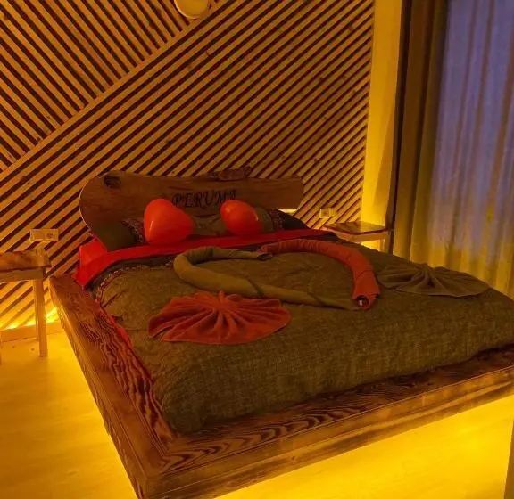 キングサイズベッドのデラックスルーム, Peruma Otel Bungalov