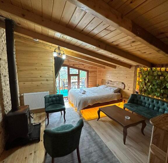 غرفة قياسية مزوَّدة بشُرفة, Peruma Otel Bungalov