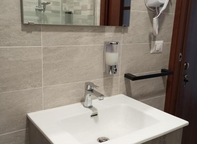 اتاق استاندارد یک نفره, Villa Viola B & B