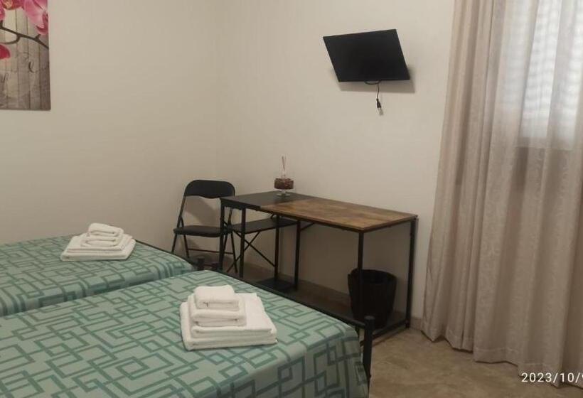 اتاق استاندارد با سرویس بهداشتی مشترک, Villa Viola B & B