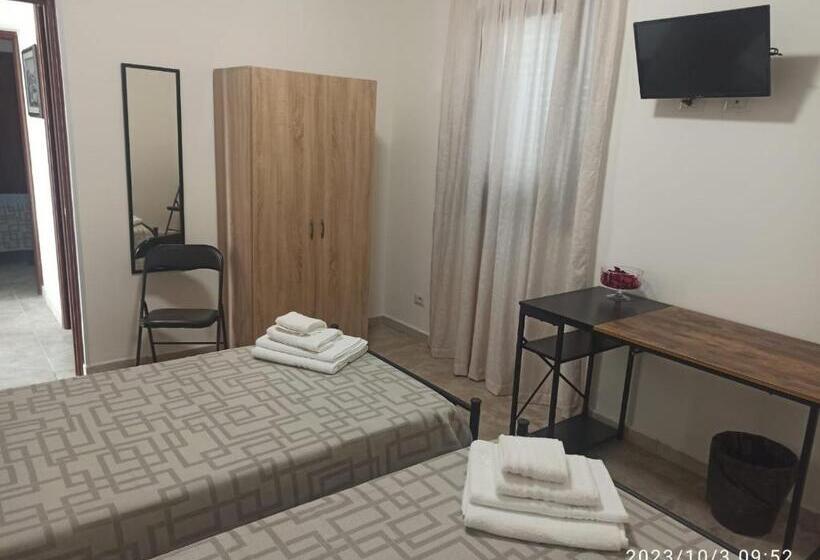 اتاق استاندارد با سرویس بهداشتی مشترک, Villa Viola B & B