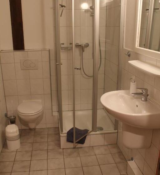 标准房带园景, Das Abendrote Haus