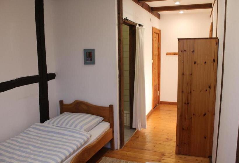 标准间, Das Abendrote Haus