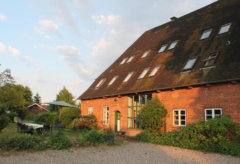 标准间, Das Abendrote Haus