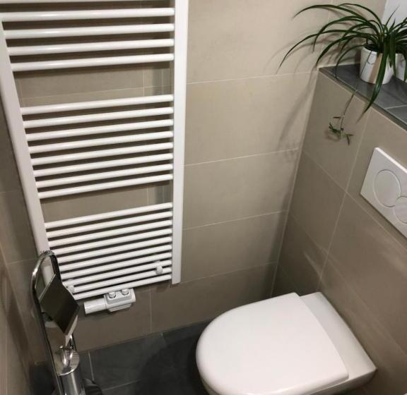 带共用浴室的标准房间, Das Abendrote Haus