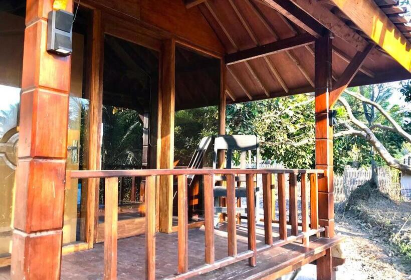 스탠다드 테라스 룸, Muni S Lombok Bungalow