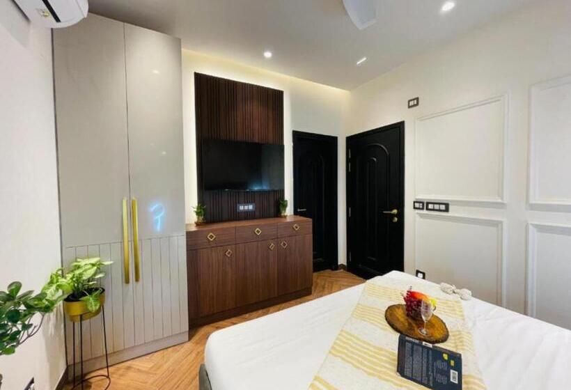 اتاق لوکس, Premium Suites In Malviya Nagar