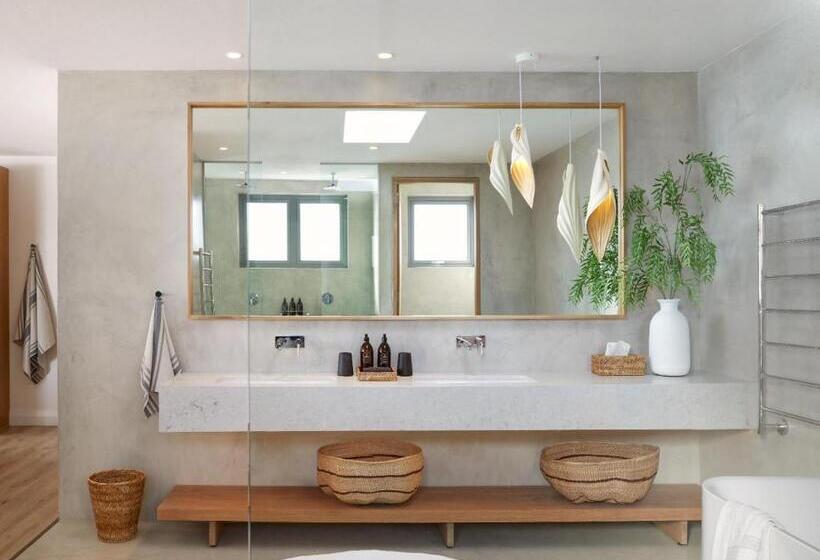 Люкс, Walkers Beach