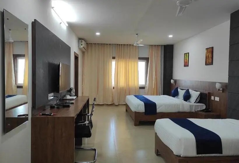 Chambre Triple Standard, A G Palace
