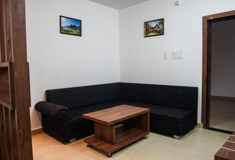 غرفة قياسية ثلاثية, A G Palace