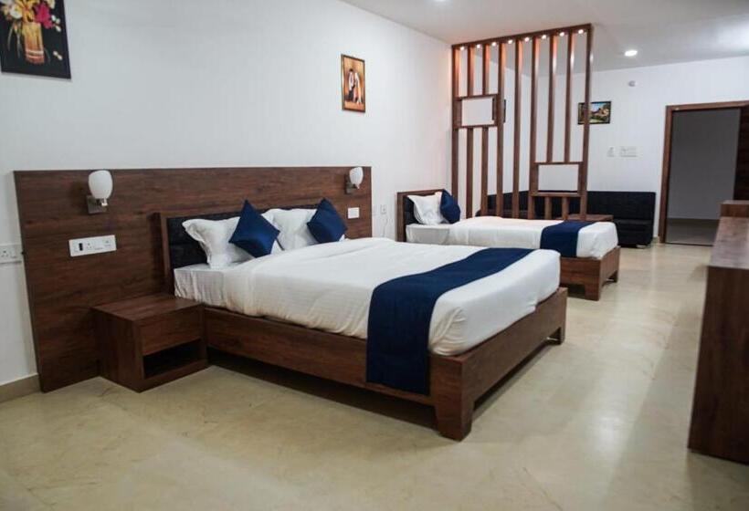 غرفة قياسية ثلاثية, A G Palace