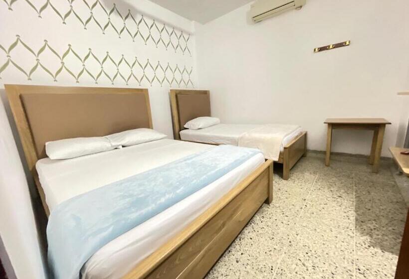 חדר סטנדרט לשלושה, Balcon De Oro Curumani