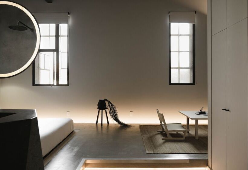 غرفة سوبيريور سرير كينج, Kodō