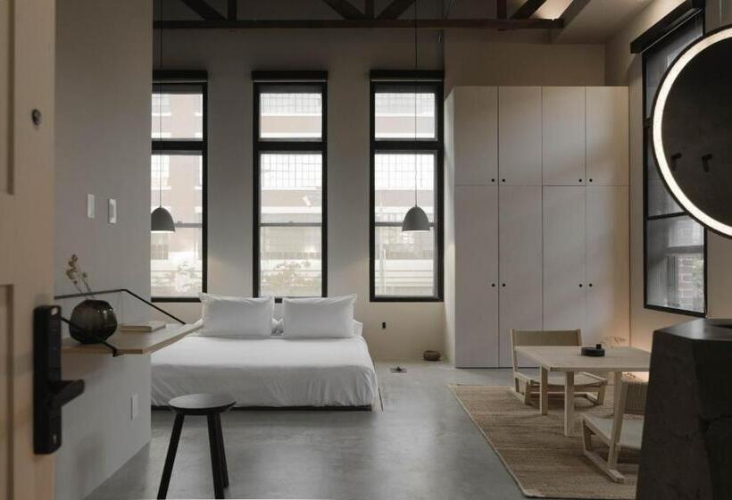 غرفة سوبيريور سرير كينج, Kodō