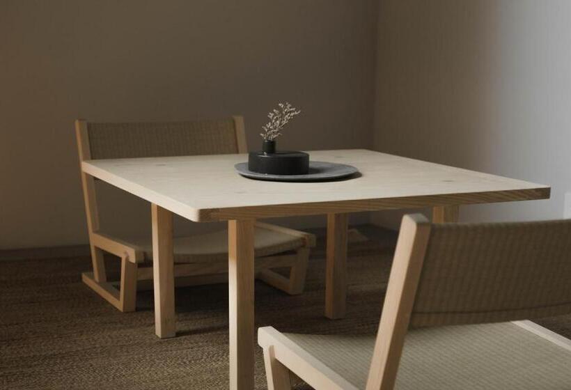 غرفة قياسية سرير كينج, Kodō