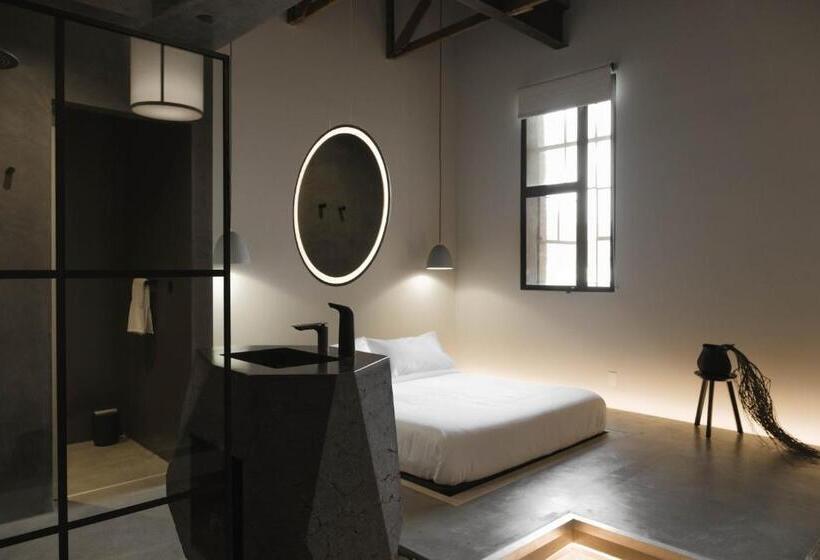 غرفة قياسية سرير كينج, Kodō