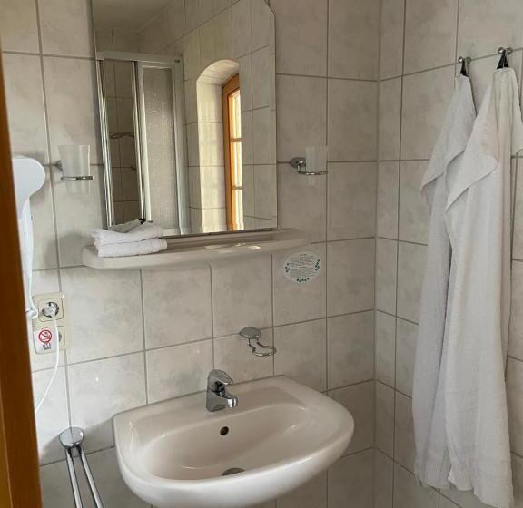 Номер Стандарт, Landgasthof Braukeller Fattigau