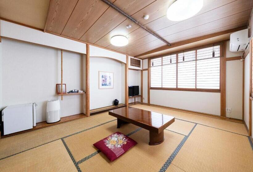 اتاق استاندارد سه نفره, Fuji Sakura Onsen Ryokan