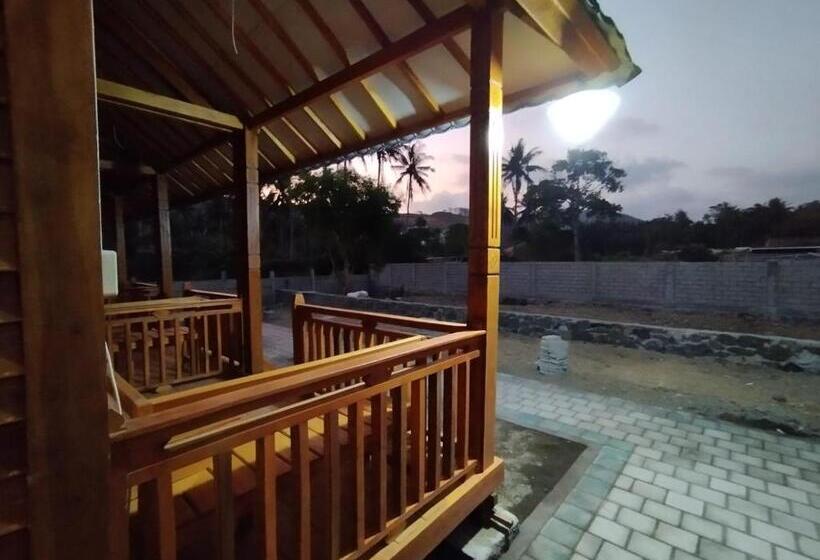 غرفة قياسية, Mandalika Queen Hostel