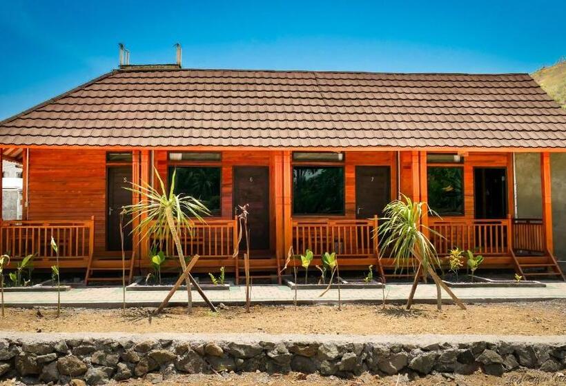 سرير فى غرفة مشتركه, Mandalika Queen Hostel