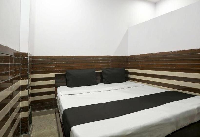 غرفة كلاسيكية ثلاثية, Midtown Guest House