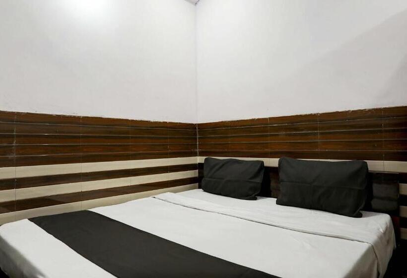 غرفة كلاسيكية ثلاثية, Midtown Guest House