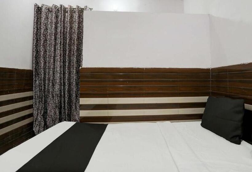 Трехместный Номер Классика, Midtown Guest House