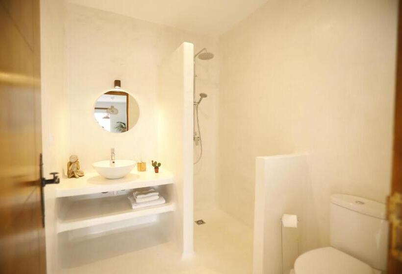 غرفة قياسية, Casa Anahita