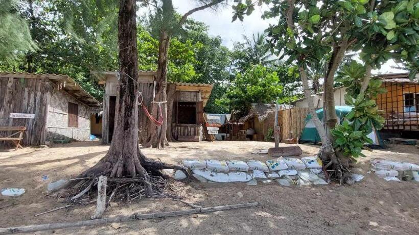 غرفة ديلوكس مطلّة علي البحر مزوَّدة بشُرفة, Little Beach Garden