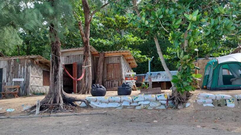 غرفة ديلوكس مطلّة علي البحر مزوَّدة بشُرفة, Little Beach Garden