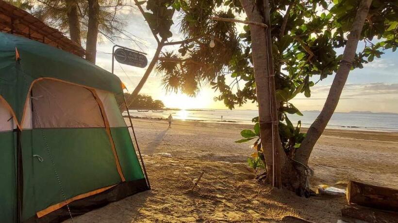 كوخ قياسي, Little Beach Garden