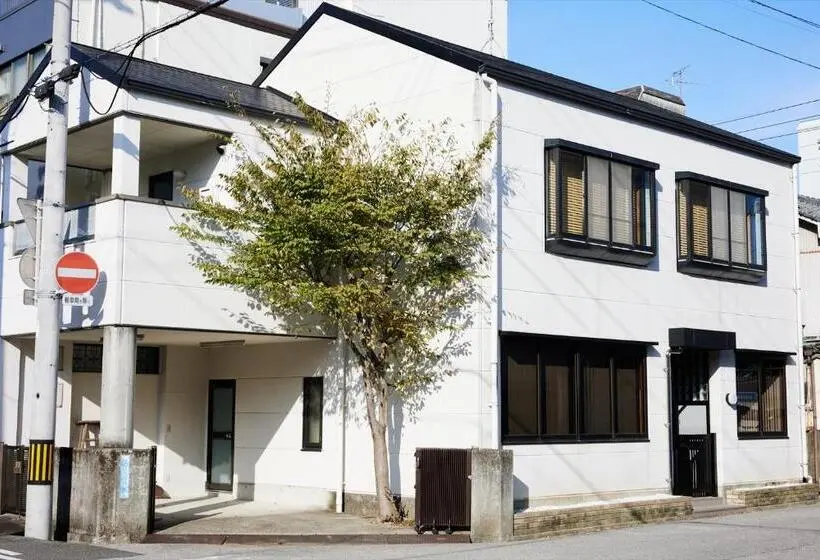 ツーベッドルーム　ヴィラ, Stay Uwu 001 Gallery House 一棟貸切 まちのギャラリー