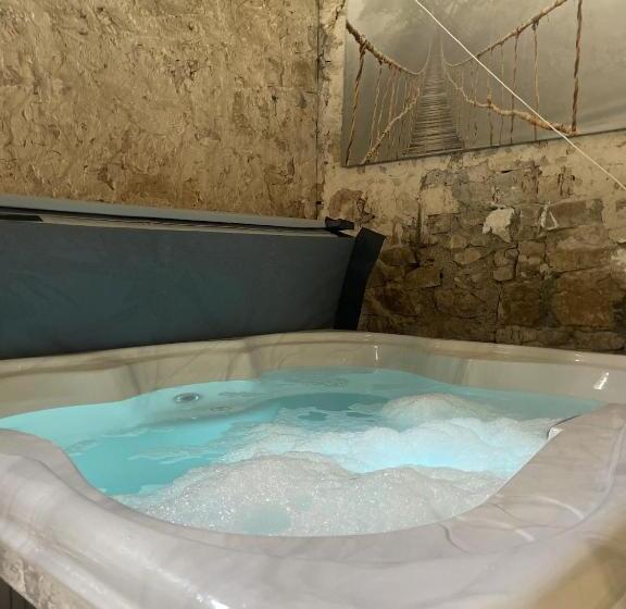 스탠다드 룸 킹사이즈 침대, Le Clos De L Olivier