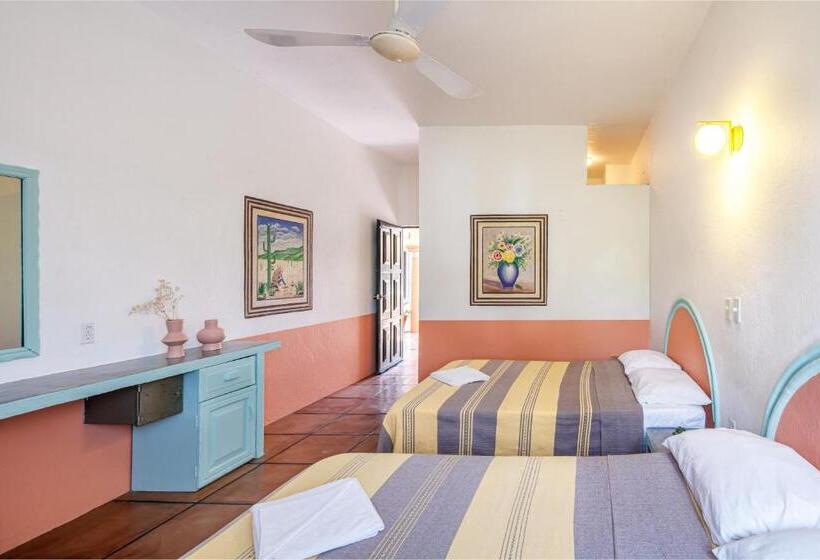 غرفه قياسيه سريرين مزدوجين, Flor De Maria