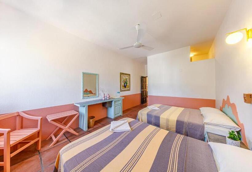 غرفه قياسيه سريرين مزدوجين, Flor De Maria