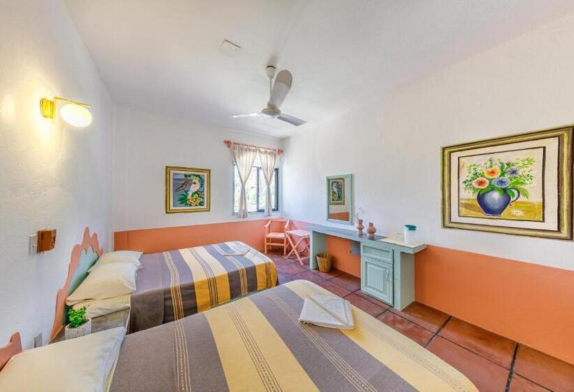 غرفه قياسيه سريرين مزدوجين, Flor De Maria