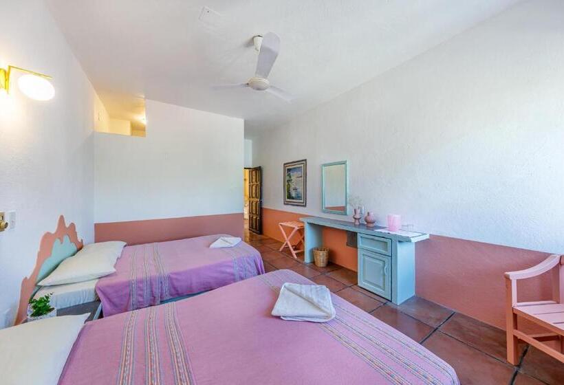 غرفه قياسيه سريرين مزدوجين, Flor De Maria