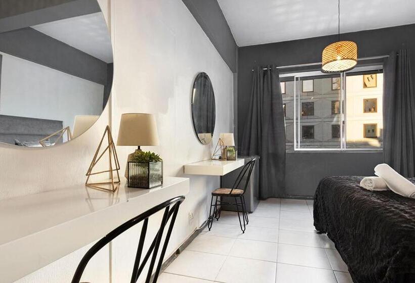 חדר דלוקס, Gold Buffalo