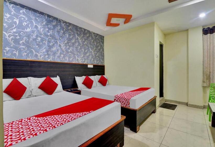 חדר קלאסי לשלושה, Oyo Flagship At Home Grand