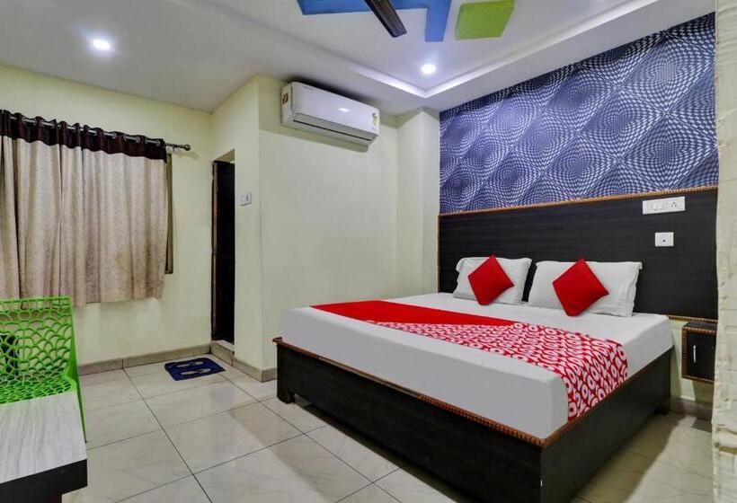 חדר קלאסי לשלושה, Oyo Flagship At Home Grand